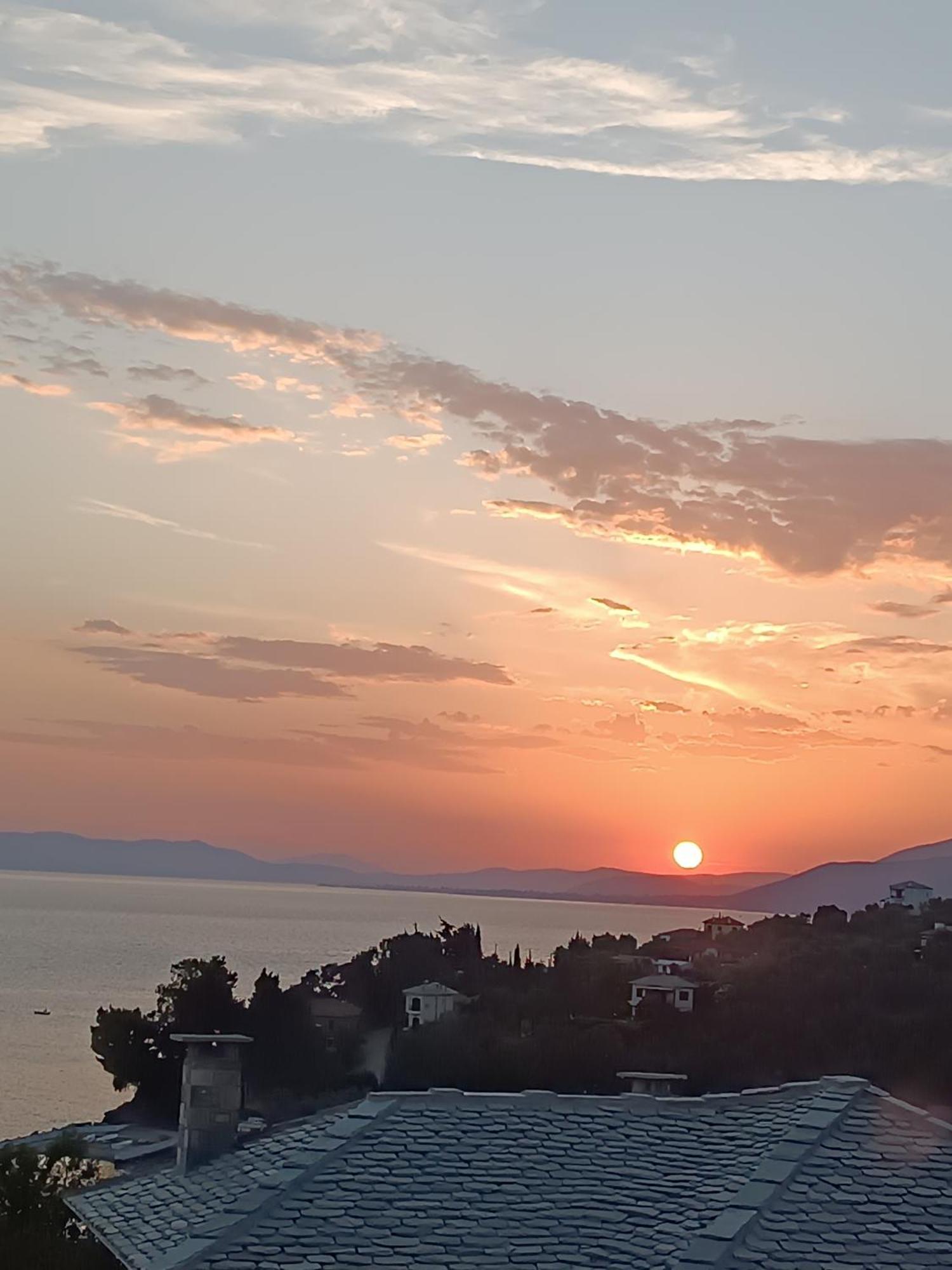 Вилла Mesonisi Με Υπέροχη Θέα Στον Παγασητικό!! Афиссос Экстерьер фото
